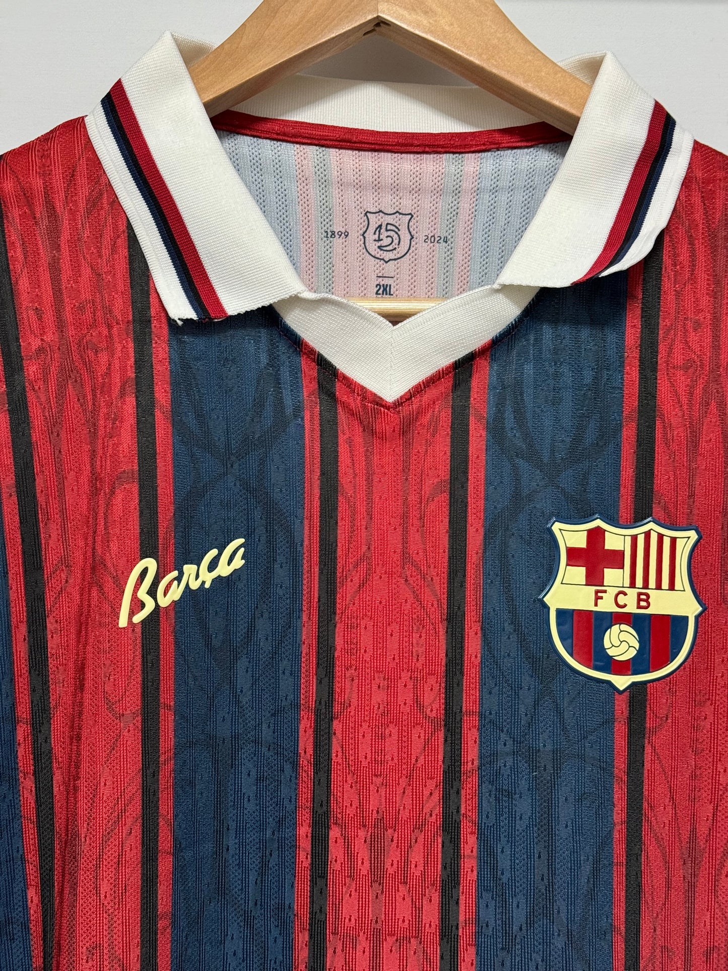 Camiseta FC Barcelona Lifestyle – Versión Player Edición Especial 125 Años