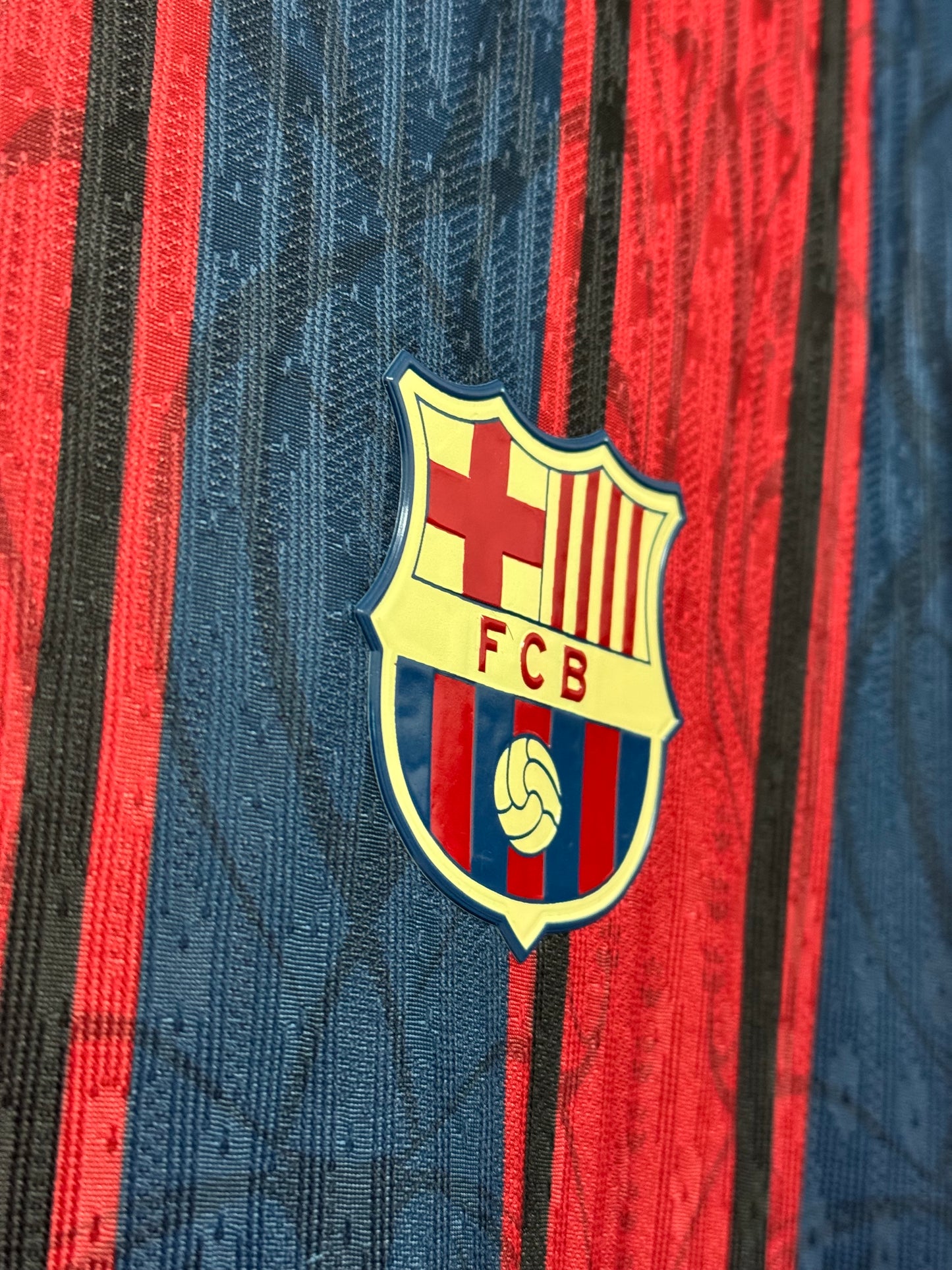 Camiseta FC Barcelona Lifestyle – Versión Player Edición Especial 125 Años
