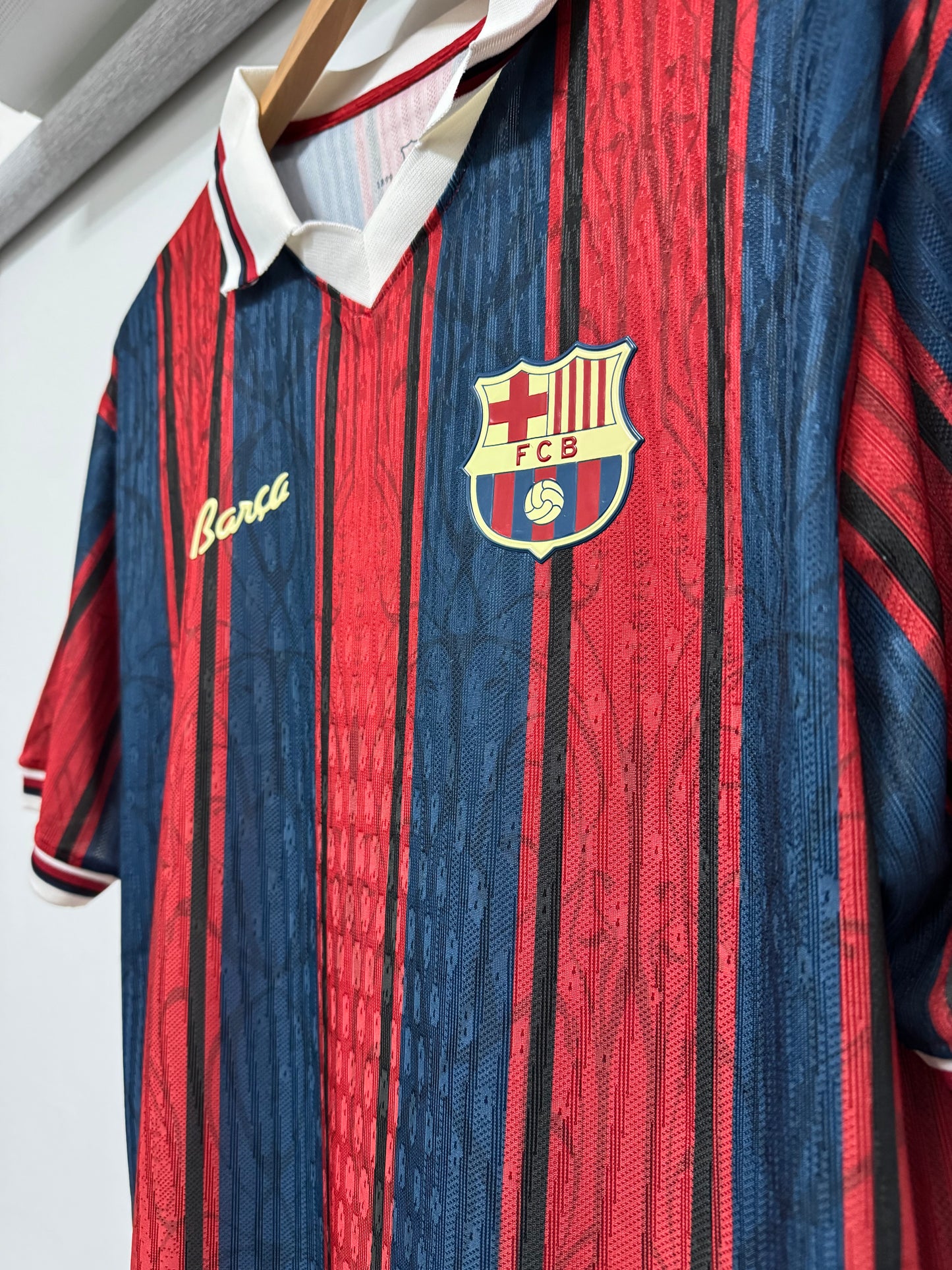 Camiseta FC Barcelona Lifestyle – Versión Player Edición Especial 125 Años