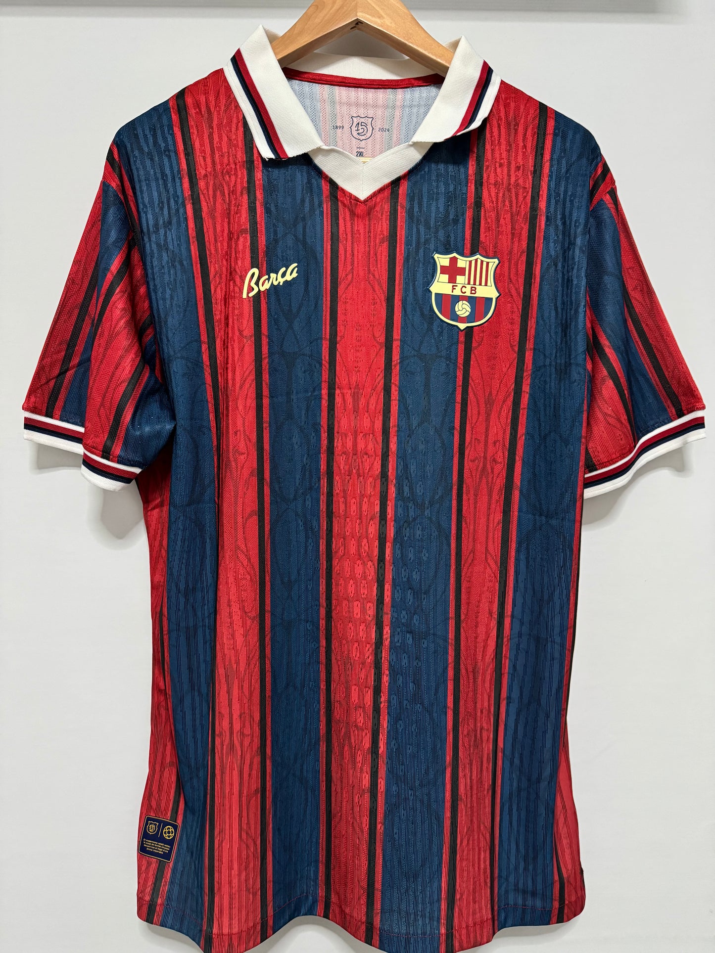 Camiseta FC Barcelona Lifestyle – Versión Player Edición Especial 125 Años