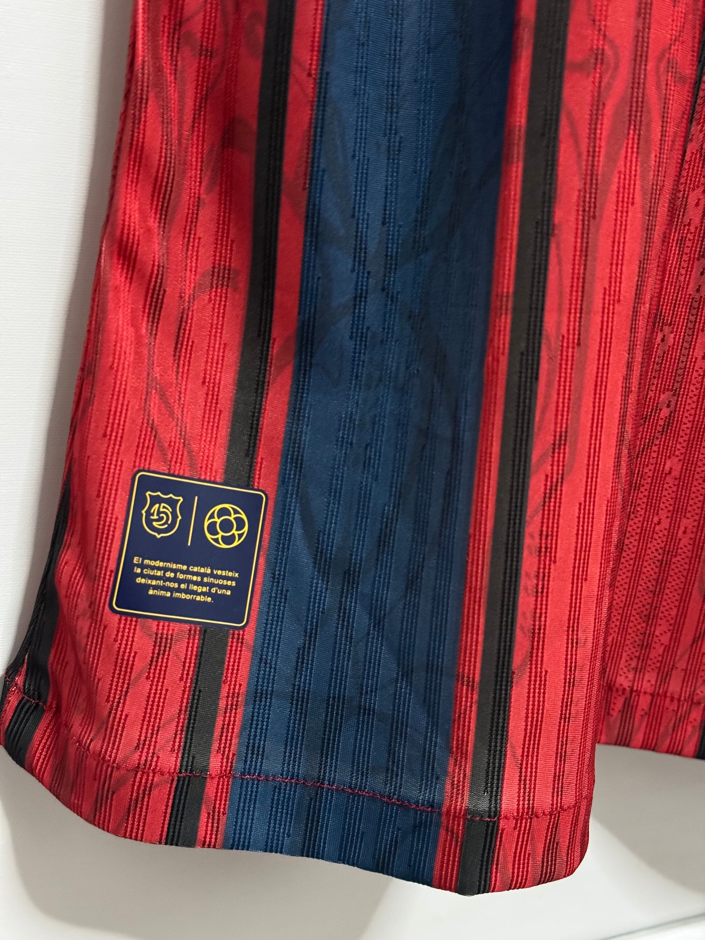Camiseta FC Barcelona Lifestyle – Versión Player Edición Especial 125 Años